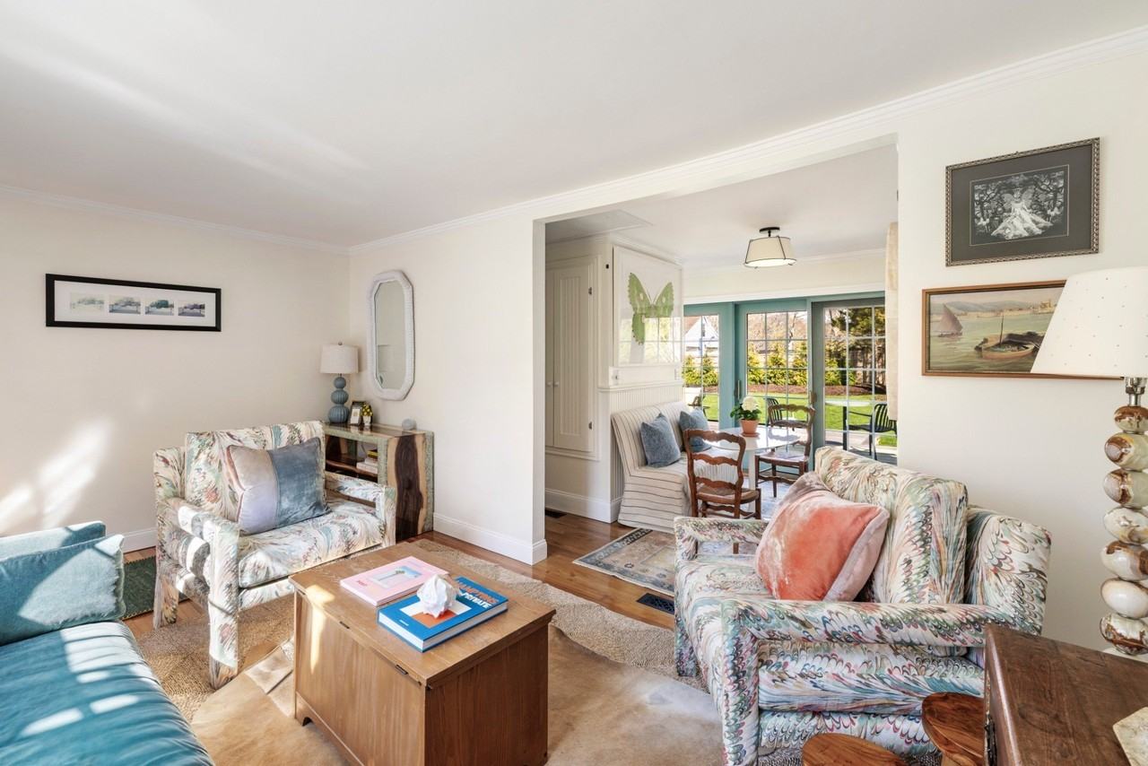 1638 Bhampton Sag Harbor Tpke - Photo 4 of 10