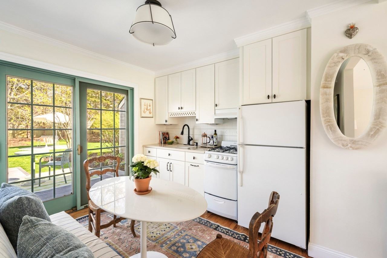 1638 Bhampton Sag Harbor Tpke - Photo 5 of 10