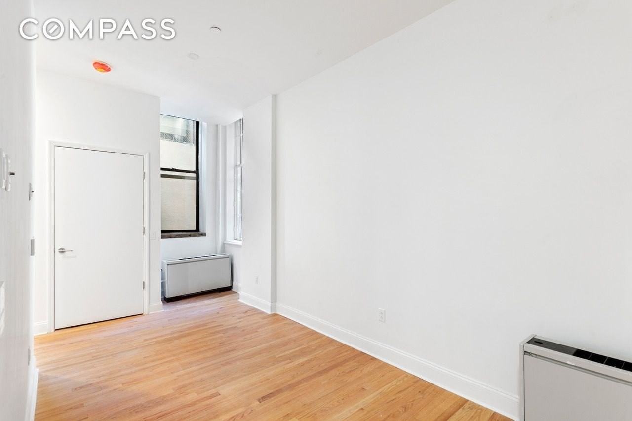 281 Grand St #2R - Photo 3 of 11