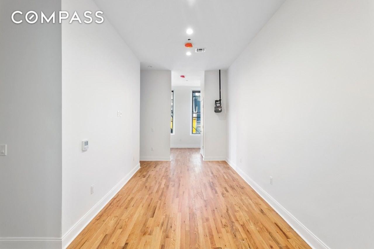 281 Grand St #2R - Photo 5 of 11