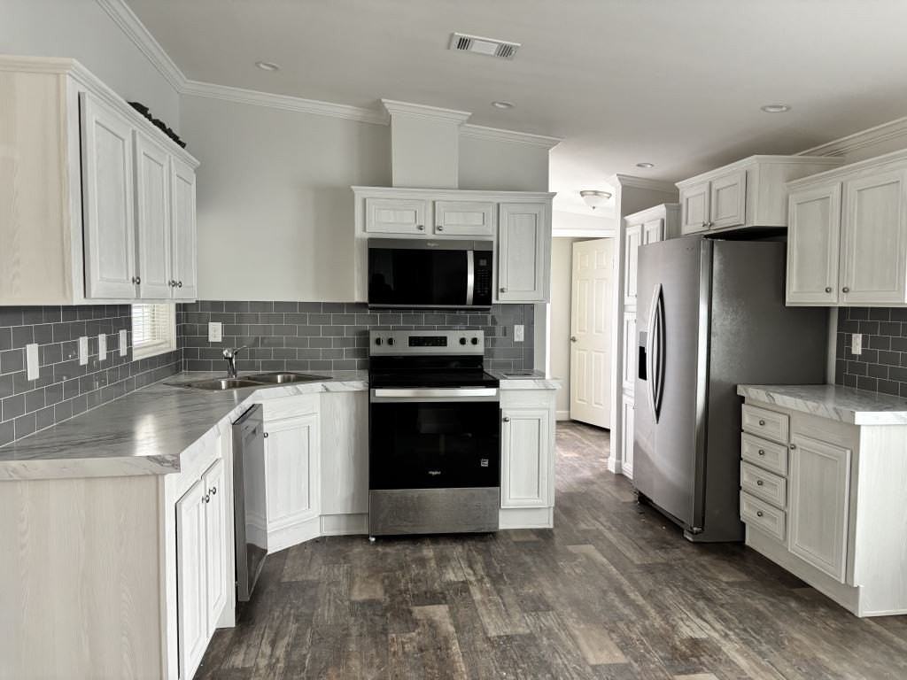 27 Nyborg Ave #0027 - Photo 5 of 20