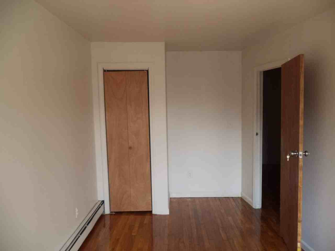 10753 Remington St - Photo 5 of 10