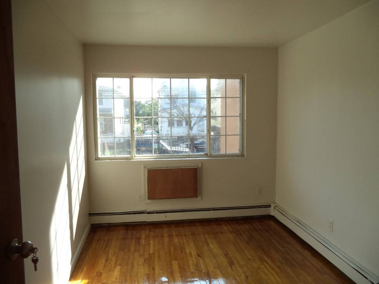 10753 Remington St - Photo 6 of 10