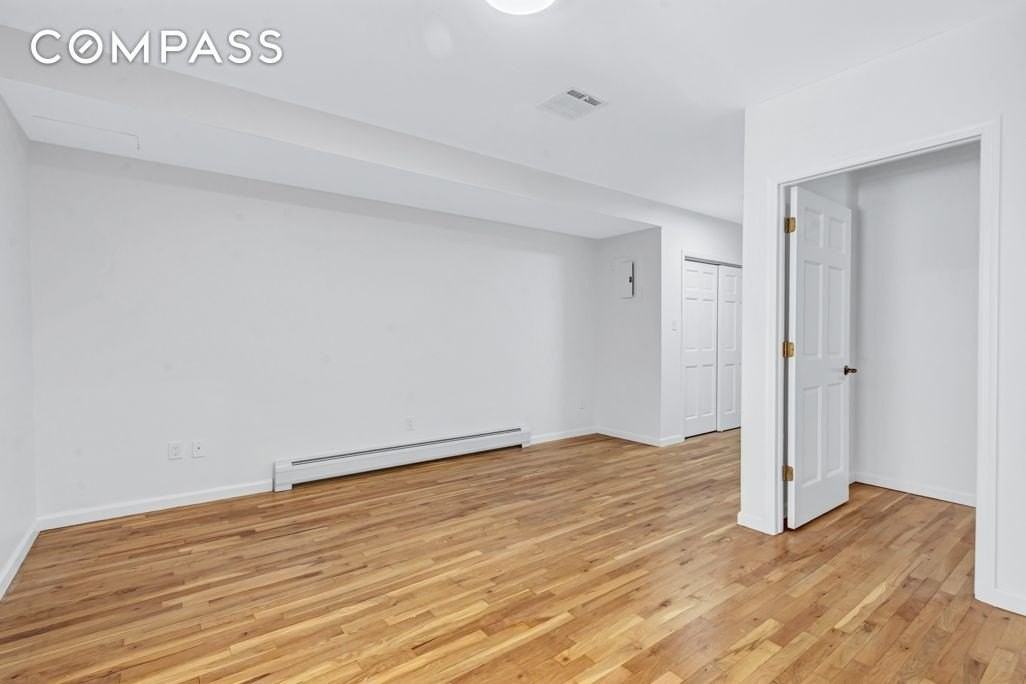 194 Sackett St - Photo 7 of 12