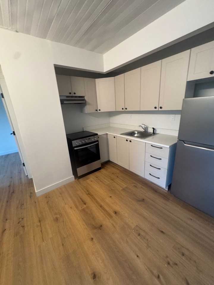 16 Wade Sq #5E - Photo 5 of 12