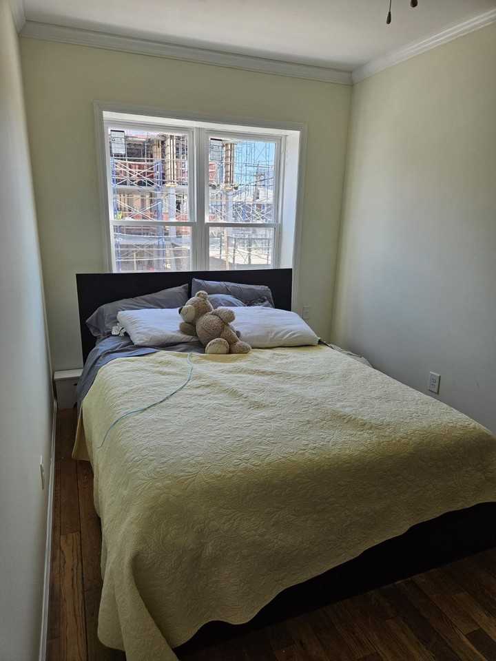 205 Beach 28th St - Photo 3 of 8