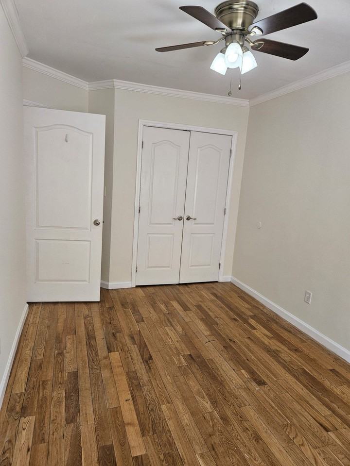 205 Beach 28th St - Photo 5 of 8