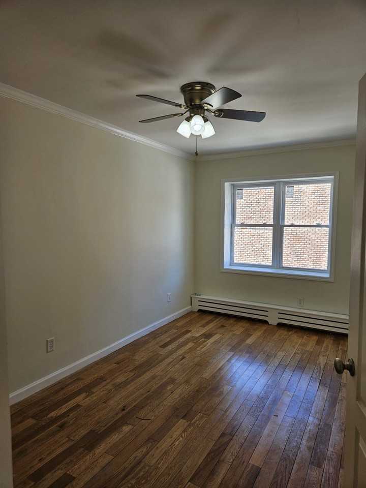 205 Beach 28th St - Photo 6 of 8
