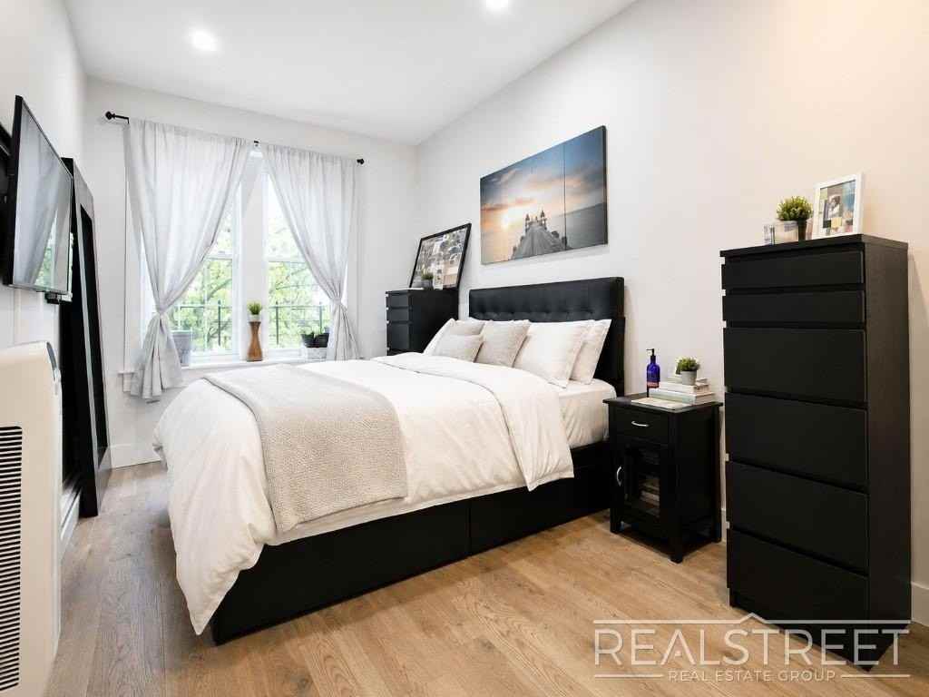863 Knickerbocker Ave #2F - Photo 5 of 8