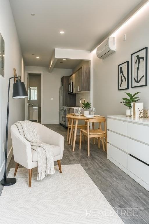 277 Linden St #2B - Photo 3 of 15