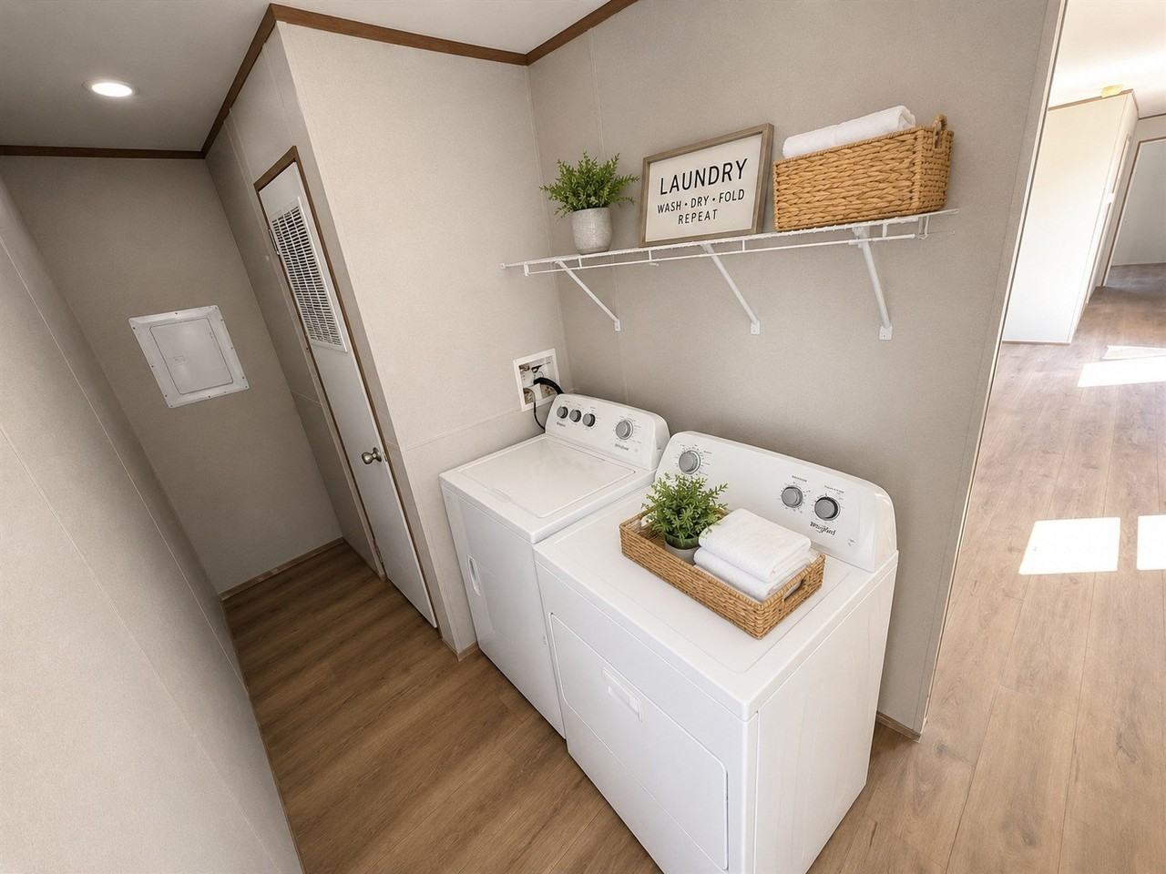 113 Hoover Blvd - Photo 4 of 5