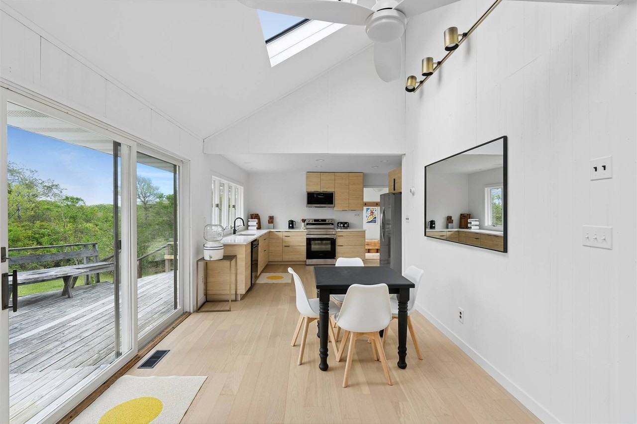 34 Seaside Ave - Photo 2 of 11