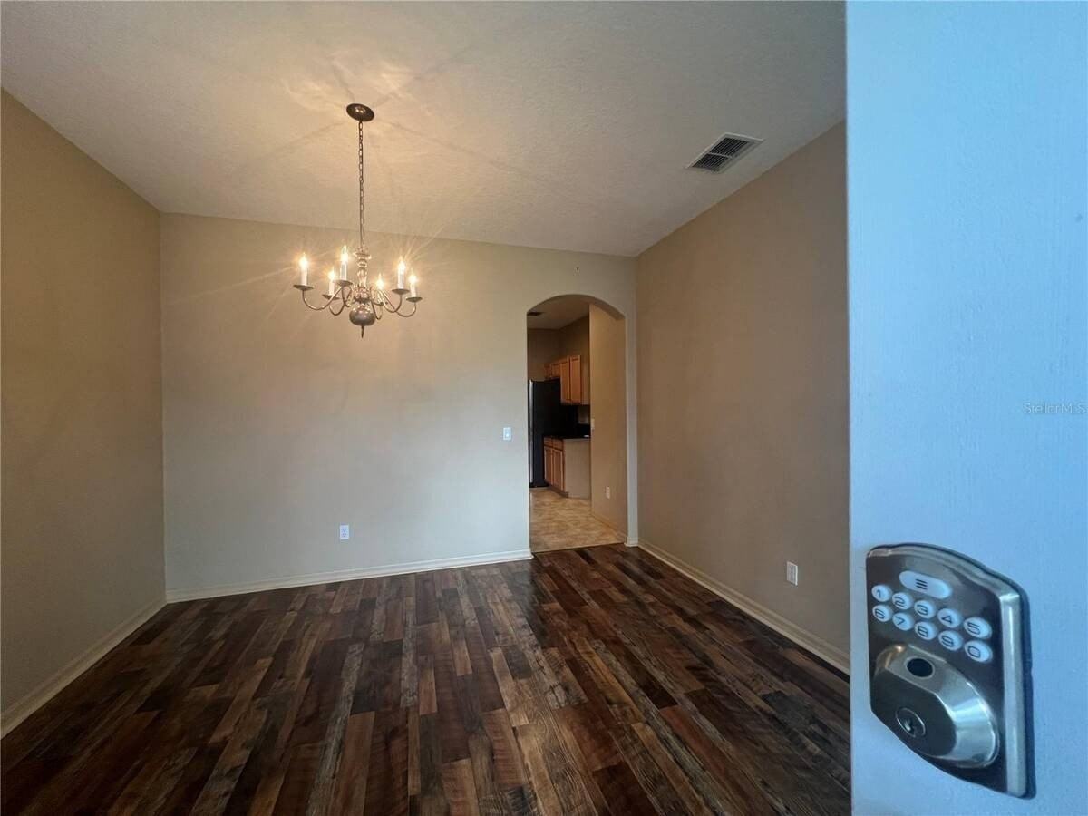 9855 Secret Cove Ln - Photo 3 of 18