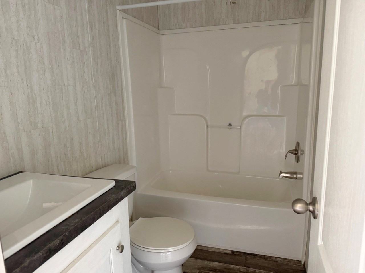 1006 Ashley Way - Photo 3 of 7