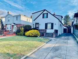 featured image of 8047 Chevy Chase St