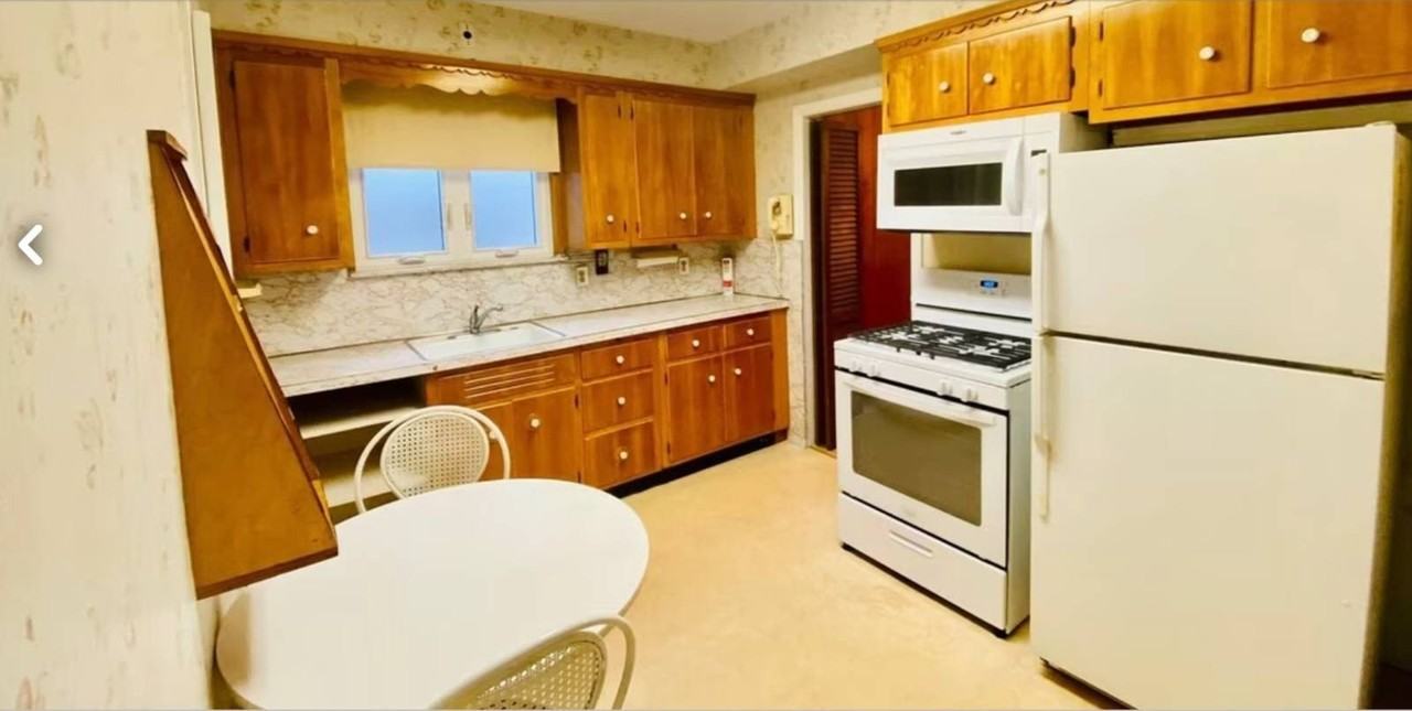 8047 Chevy Chase St - Photo 4 of 13