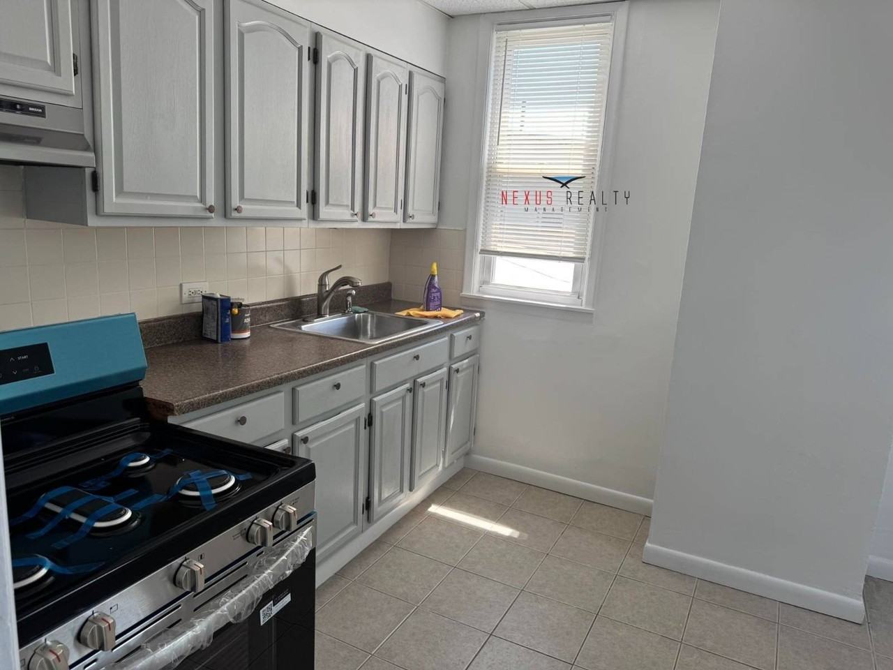 2362 37th St #2FL - Photo 2 of 14