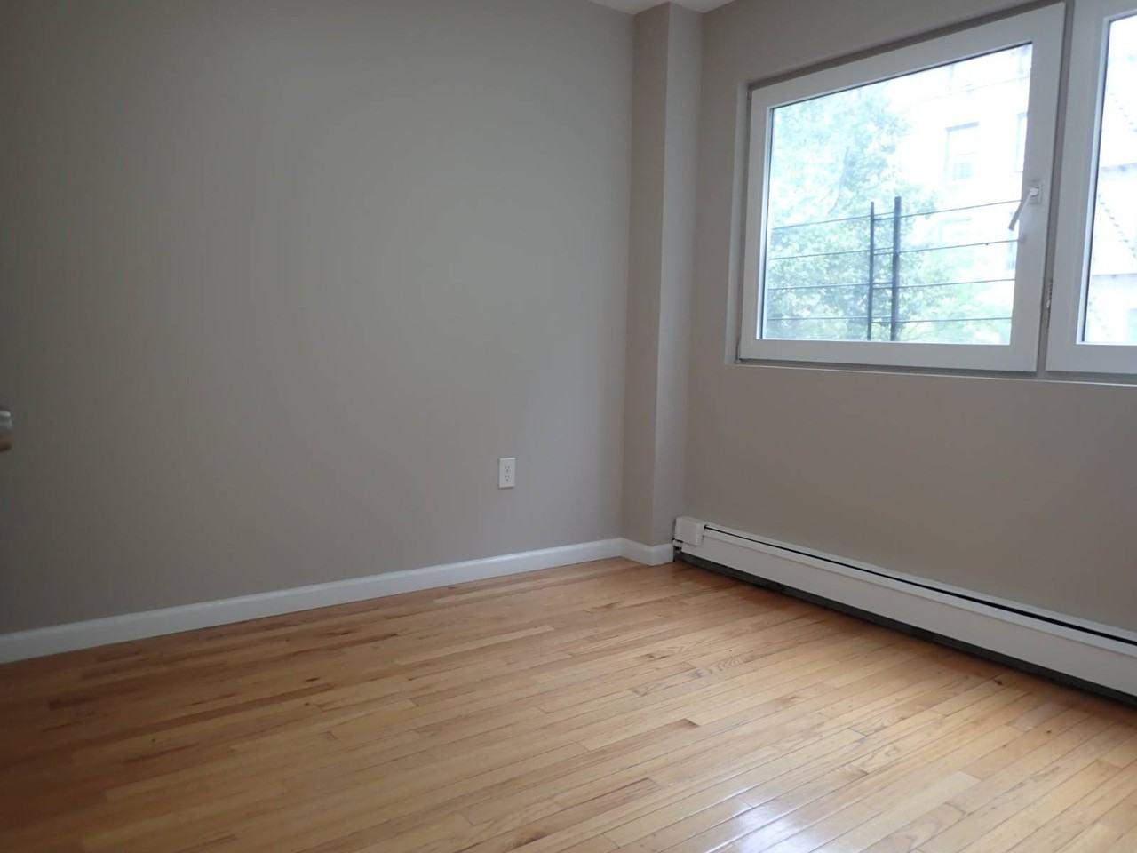 1174 Sherman Ave #3 - Photo 5 of 12