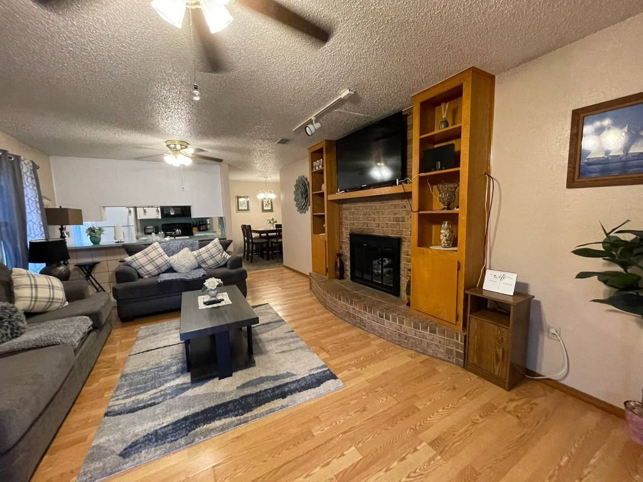 2707 Ne Euclid Ave - Photo 2 of 18