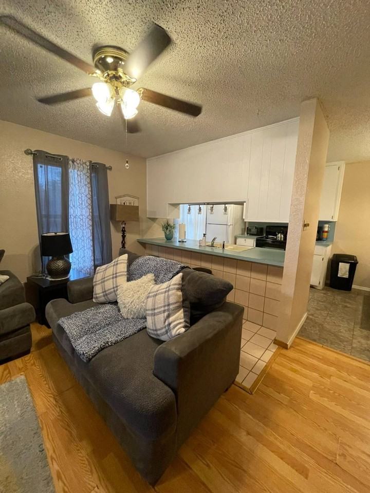 2707 Ne Euclid Ave - Photo 3 of 18
