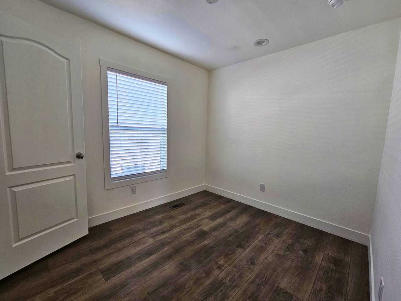 1431 N French St #E13 - Photo 5 of 10