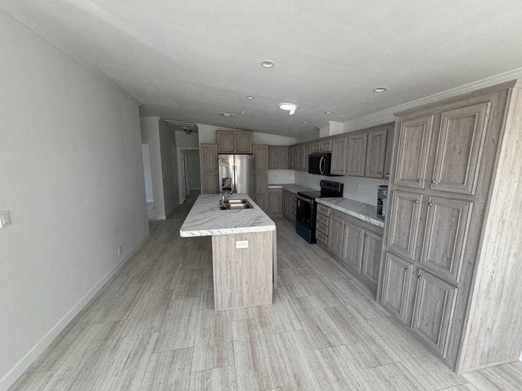 53 6th St W #53 - Photo 5 of 20