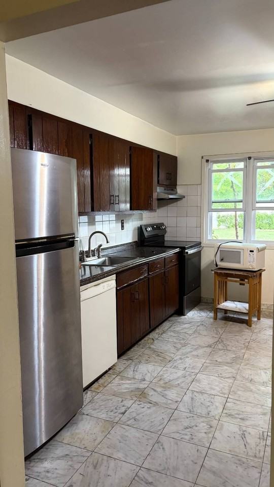 52B Evergreen St - Photo 3 of 9