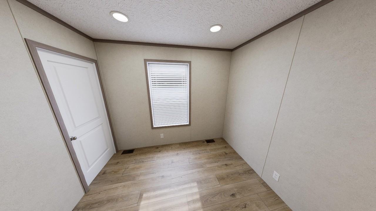 1092 Colonial Trl #939 - Photo 5 of 8