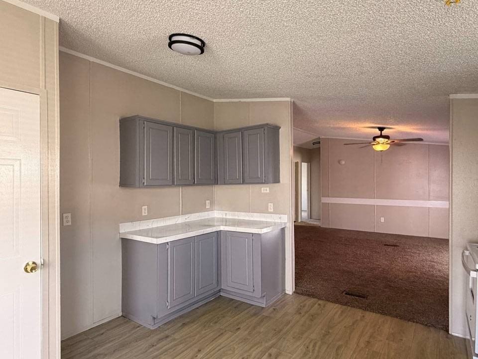 2112 Colonial Dr - Photo 2 of 11