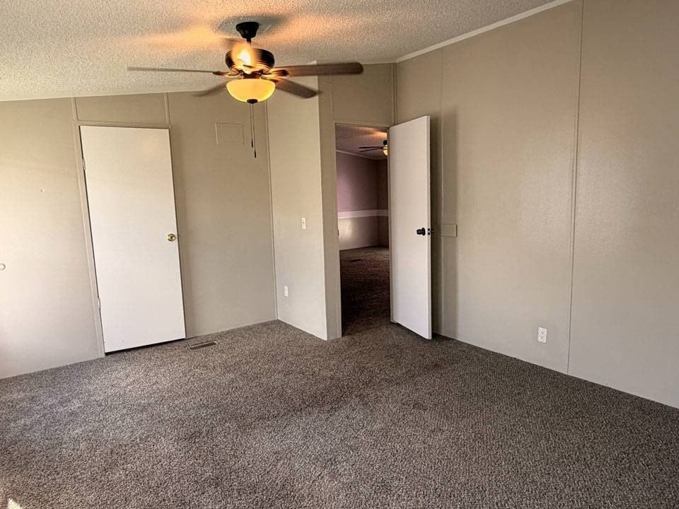 2112 Colonial Dr - Photo 6 of 11
