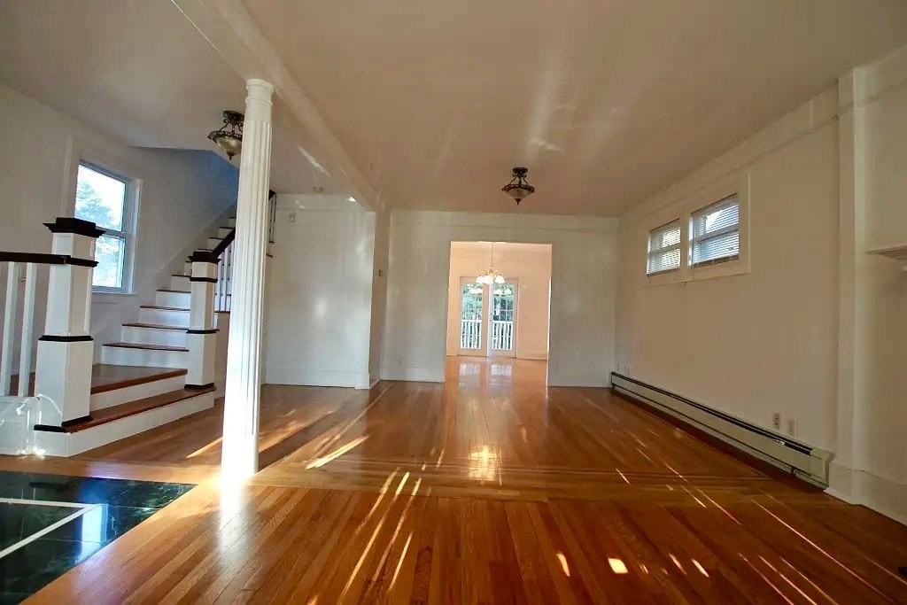 1522 Dwight Pl - Photo 3 of 17