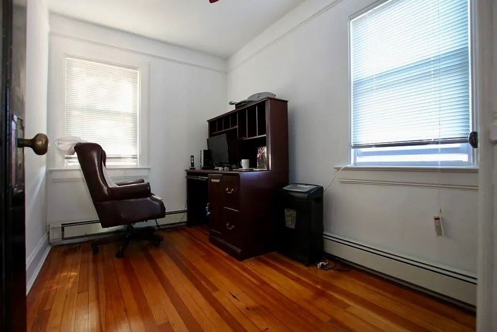 1522 Dwight Pl - Photo 7 of 17