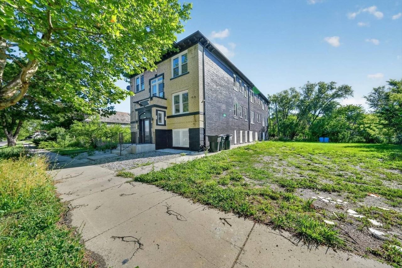 1140 Ashland St #1 - Photo 5 of 25
