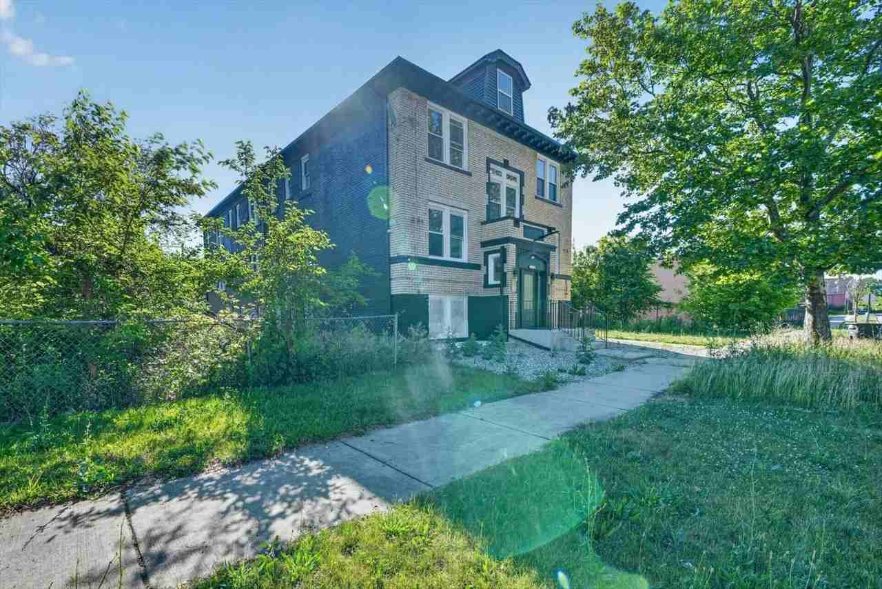 1140 Ashland St #1 - Photo 6 of 25