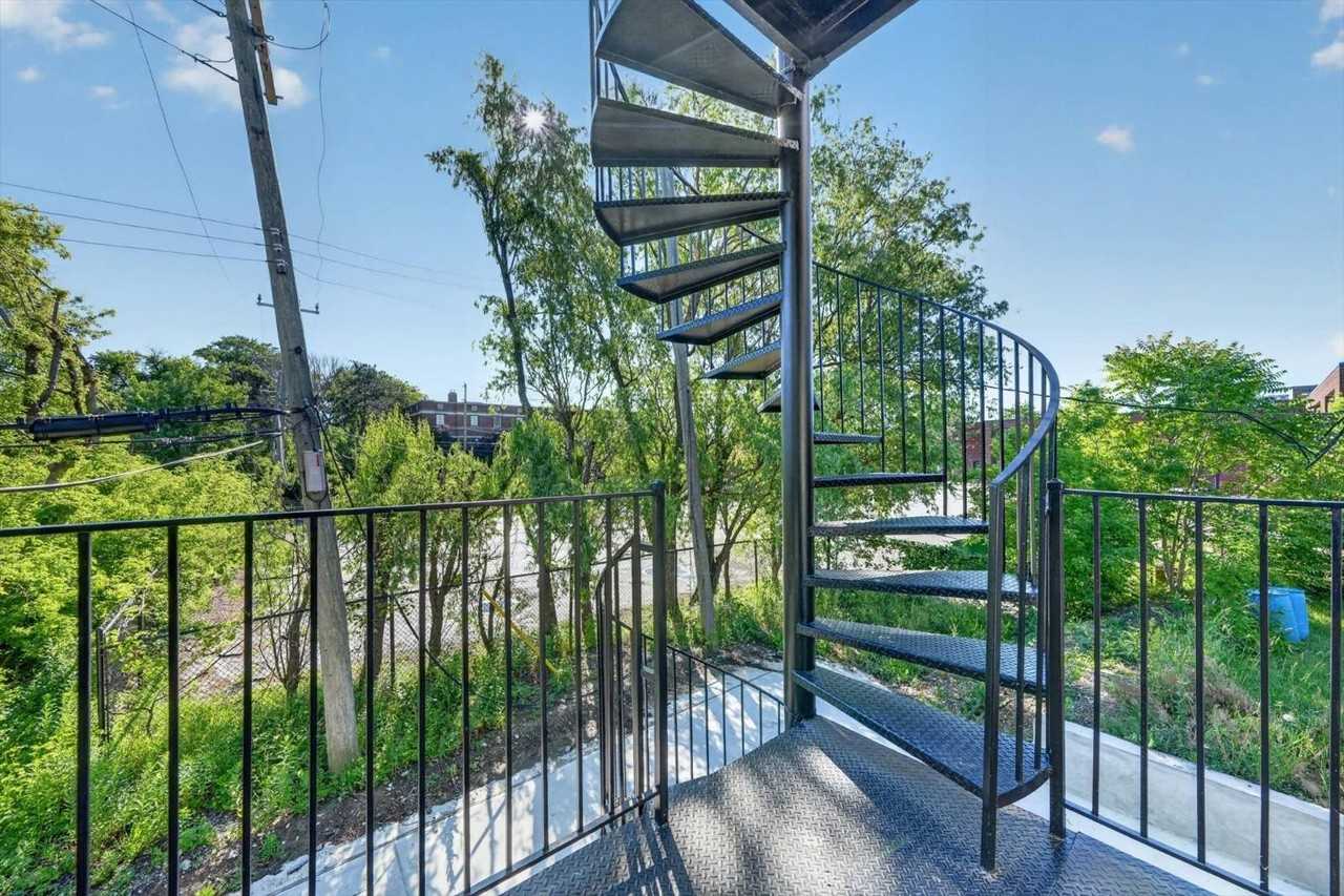 1140 Ashland St #1 - Photo 7 of 25