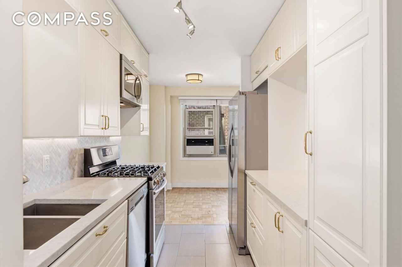 900 W 190th St #11A - Photo 6 of 12