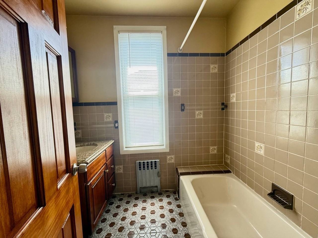 9512 108th Ave - Photo 6 of 7