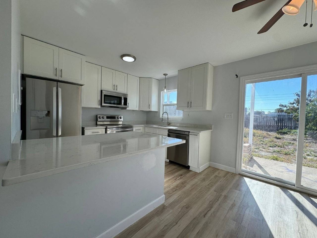 8003 Beach Dr #C - Photo 3 of 14