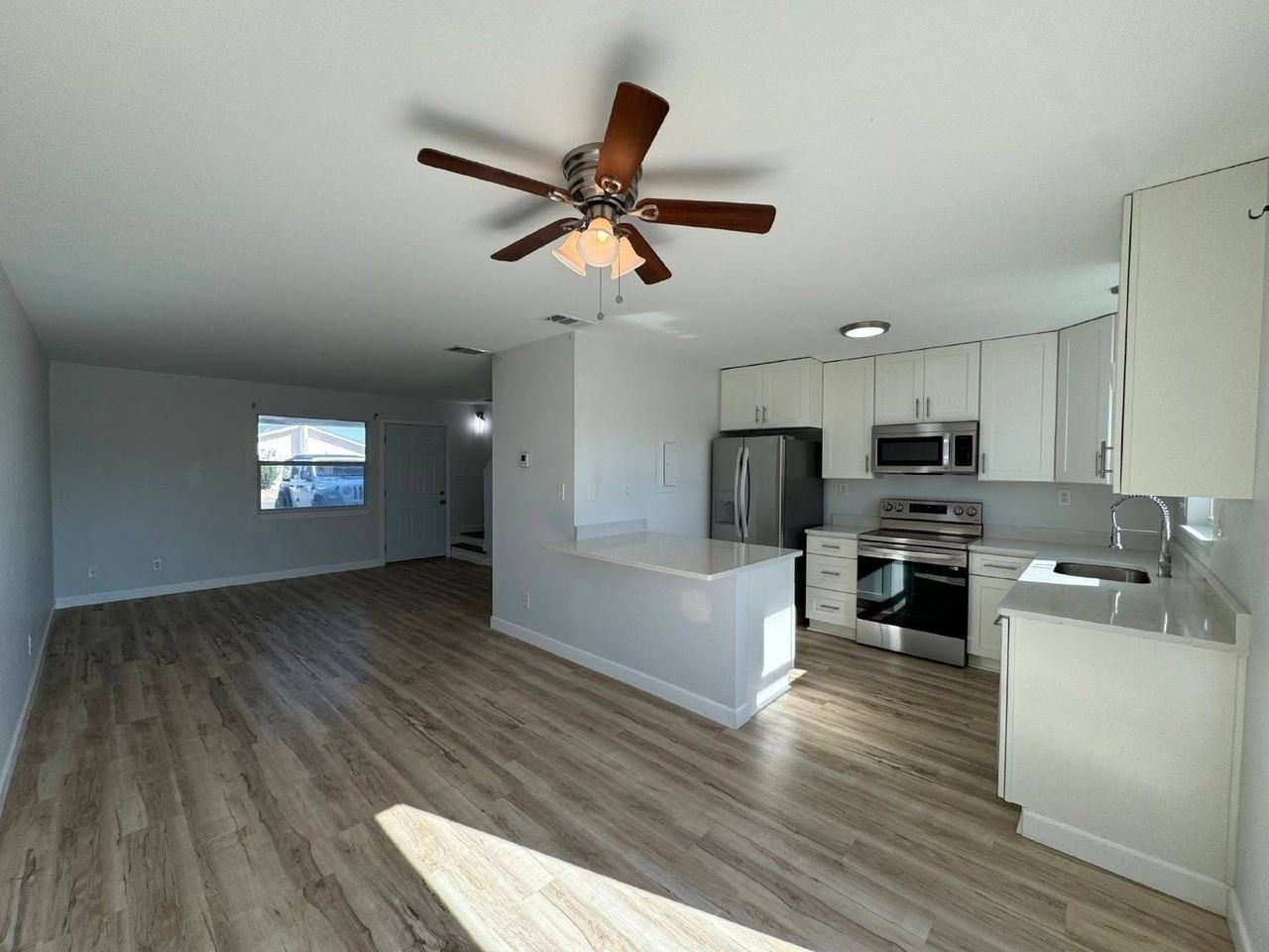 8003 Beach Dr #C - Photo 4 of 14