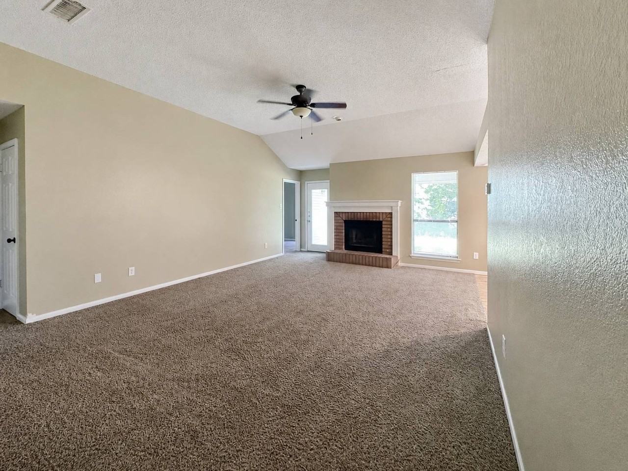 3406 Granite Dr - Photo 3 of 12