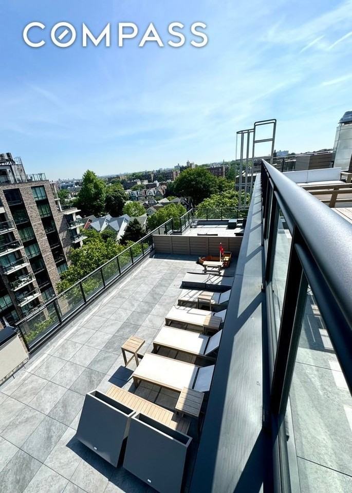 618 Avenue H #2C - Photo 7 of 12