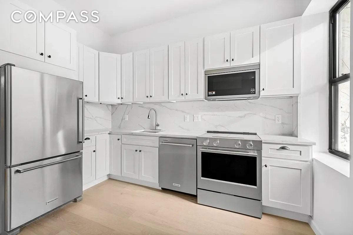 317 Court St #2A - Photo 4 of 15
