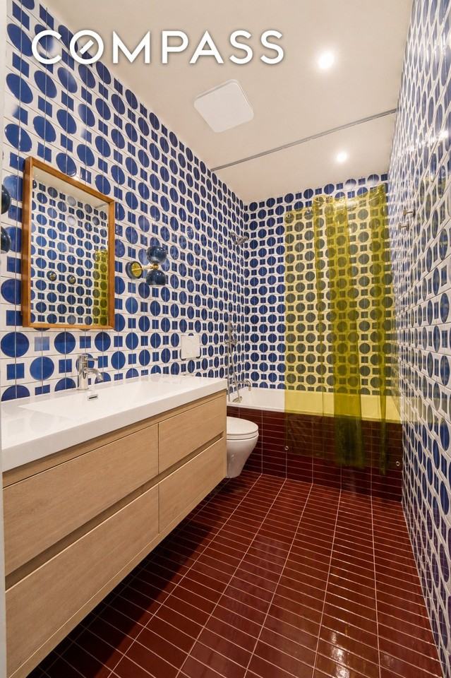 814 Putnam Ave #1 - Photo 3 of 18