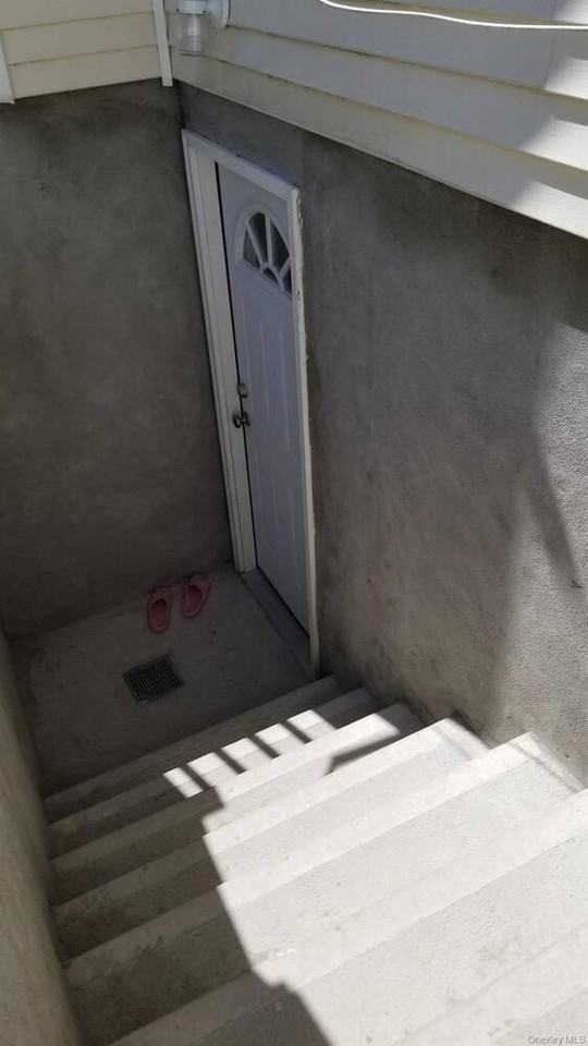 21 Adamson St - Photo 2 of 6