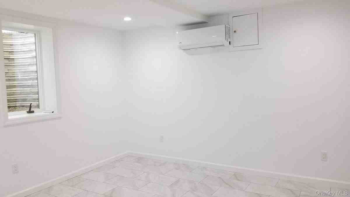21 Adamson St - Photo 4 of 6