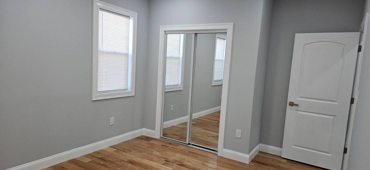 10827 171st Pl #2ndFL - Photo 7 of 23