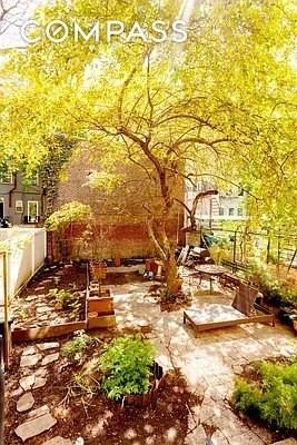 510 E 5th St #B - Photo 4 of 5