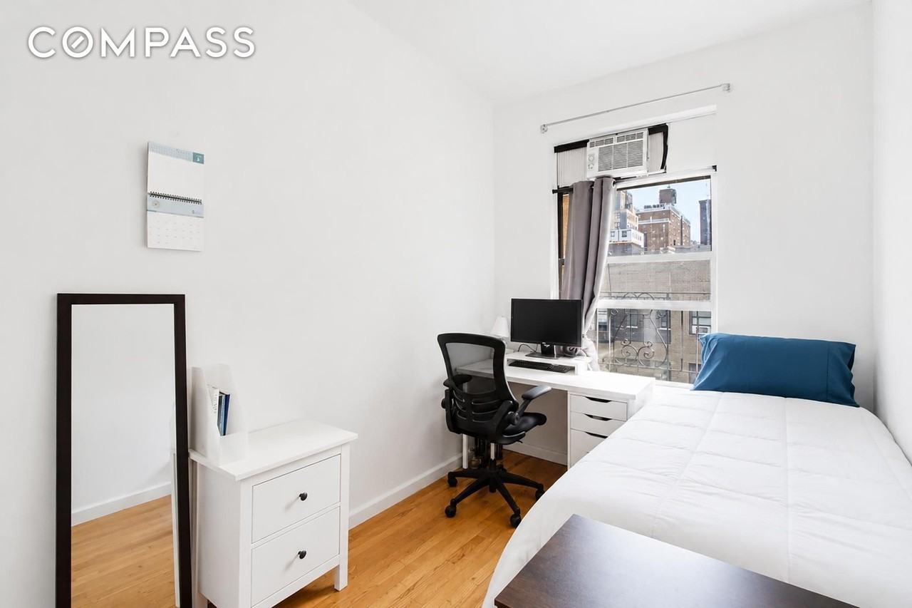 205 W 103rd St #6B - Photo 4 of 10