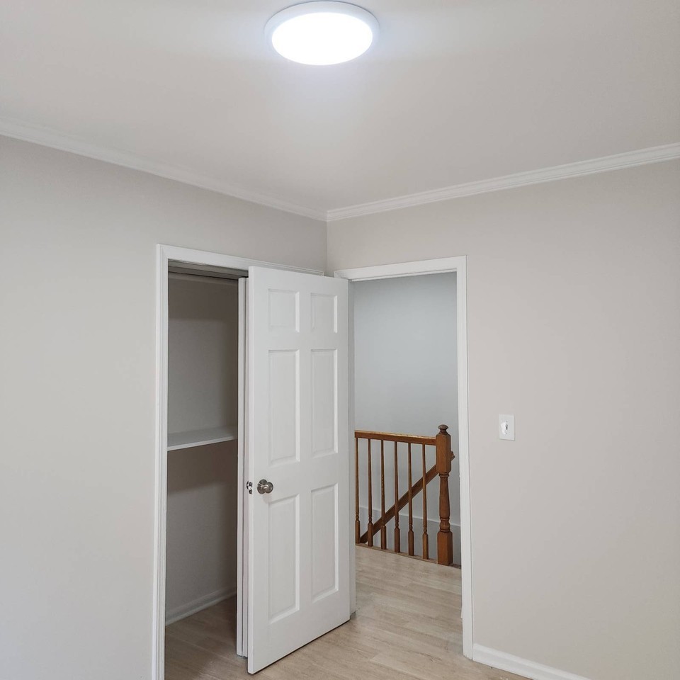 70 Elm Ave - Photo 5 of 11