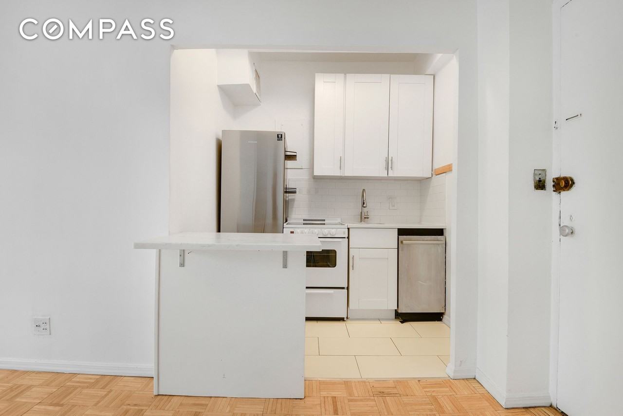 2 Tudor City Pl #GPS - Photo 7 of 10